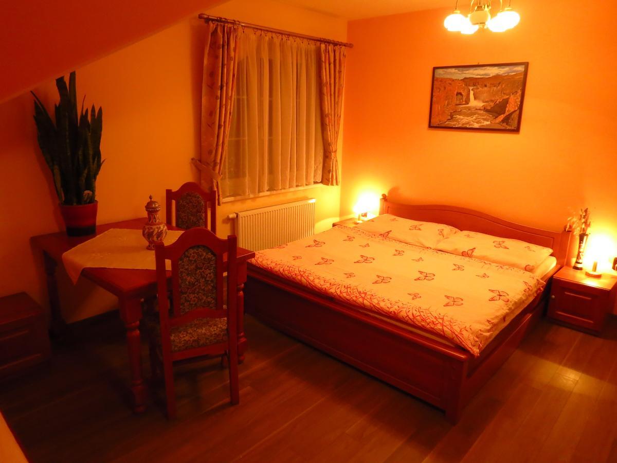 Zamecek Kaliste Hotel Poddubi Room photo