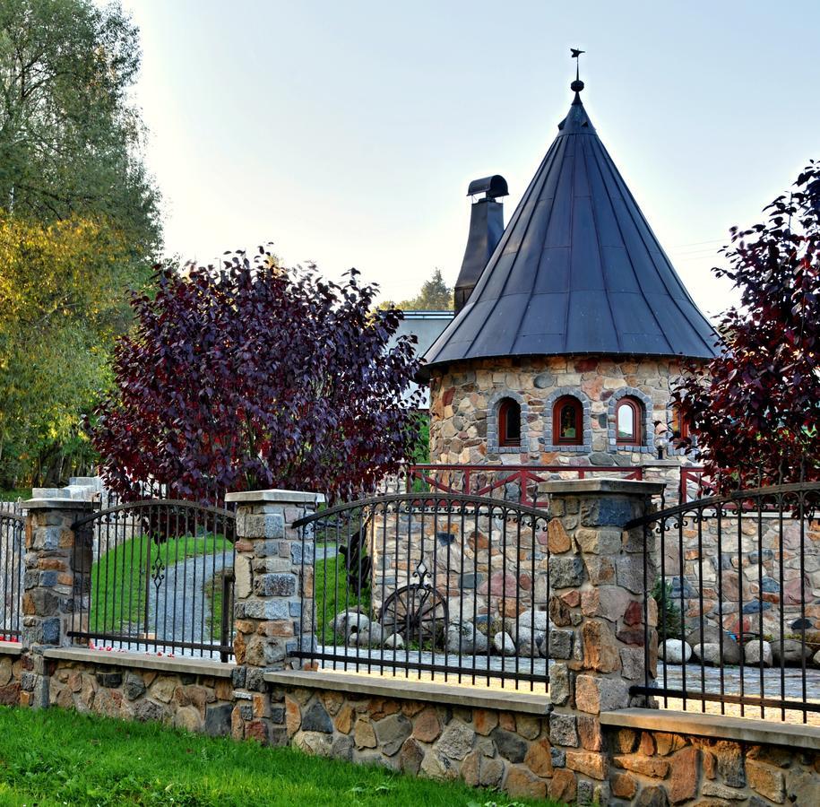 Zamecek Kaliste Hotel Poddubi Exterior photo