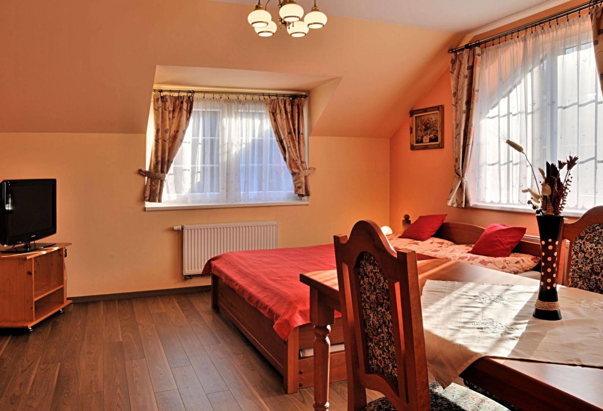 Zamecek Kaliste Hotel Poddubi Exterior photo